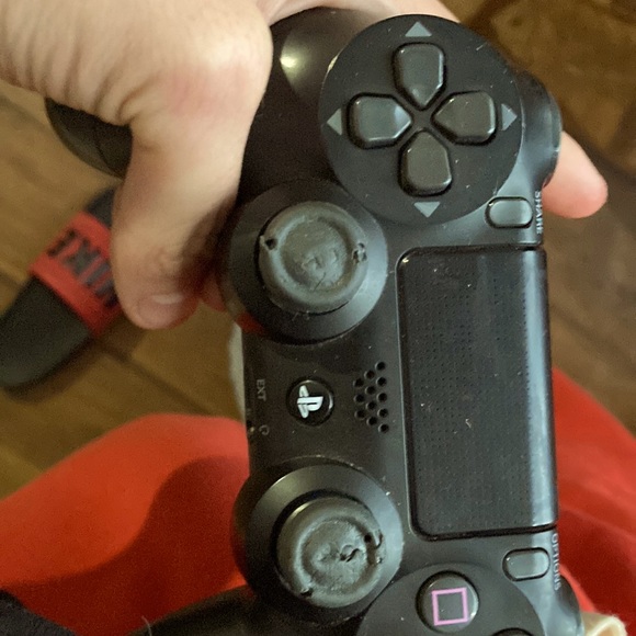 Used ps4 controller - Picture 1 of 1